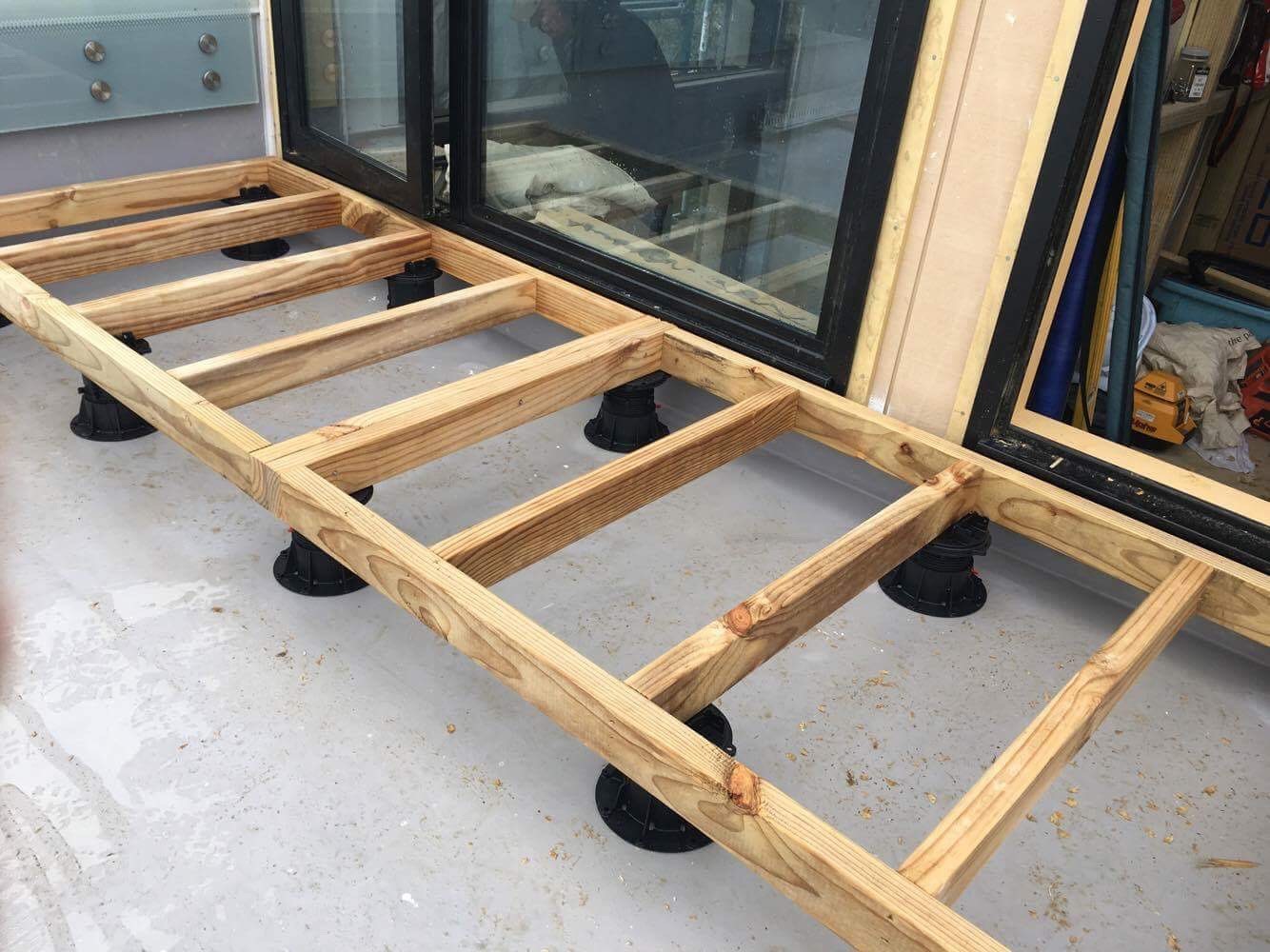 Buzon Screwjack Pedestals