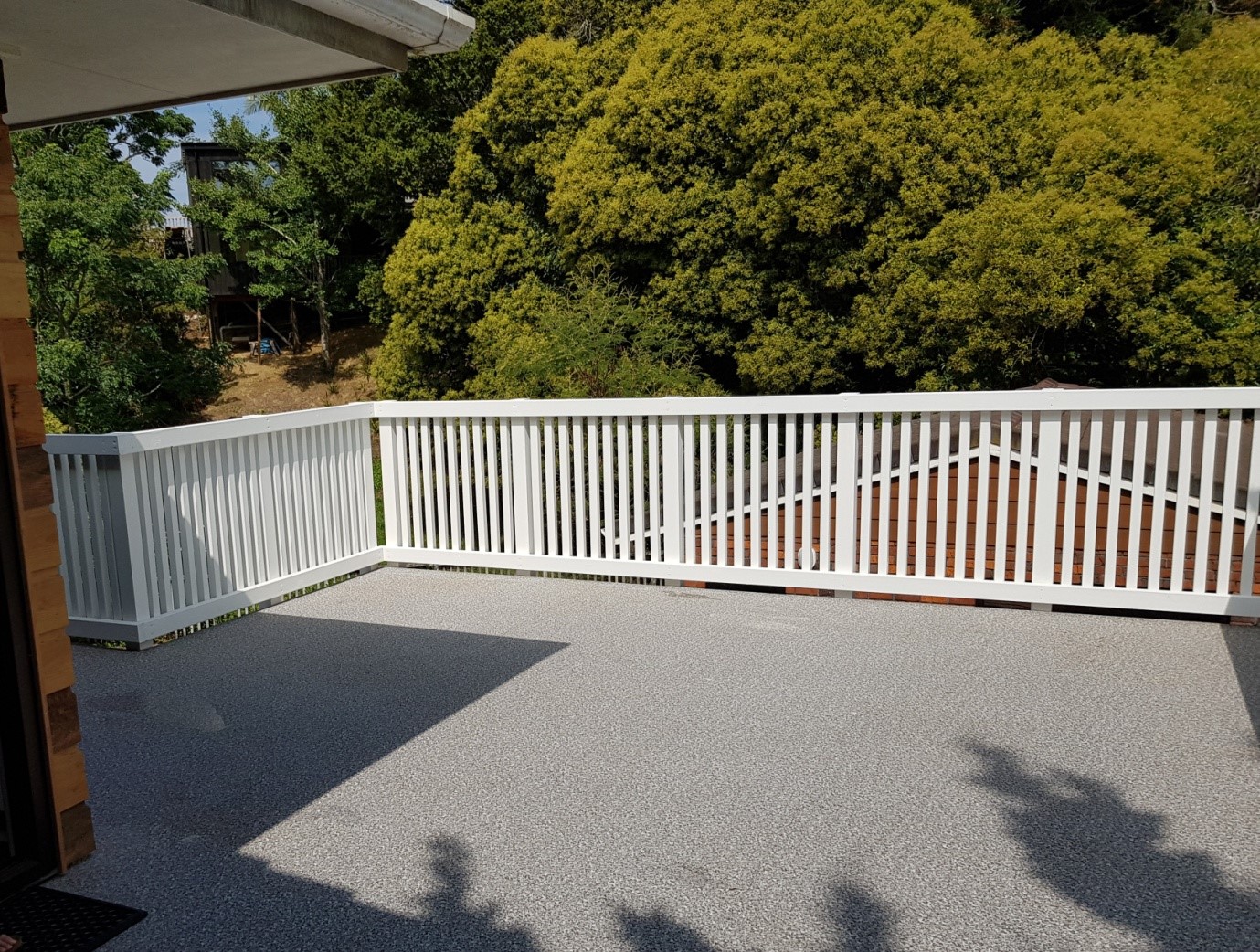 No door threshold? No problem for Dec-K-ing!